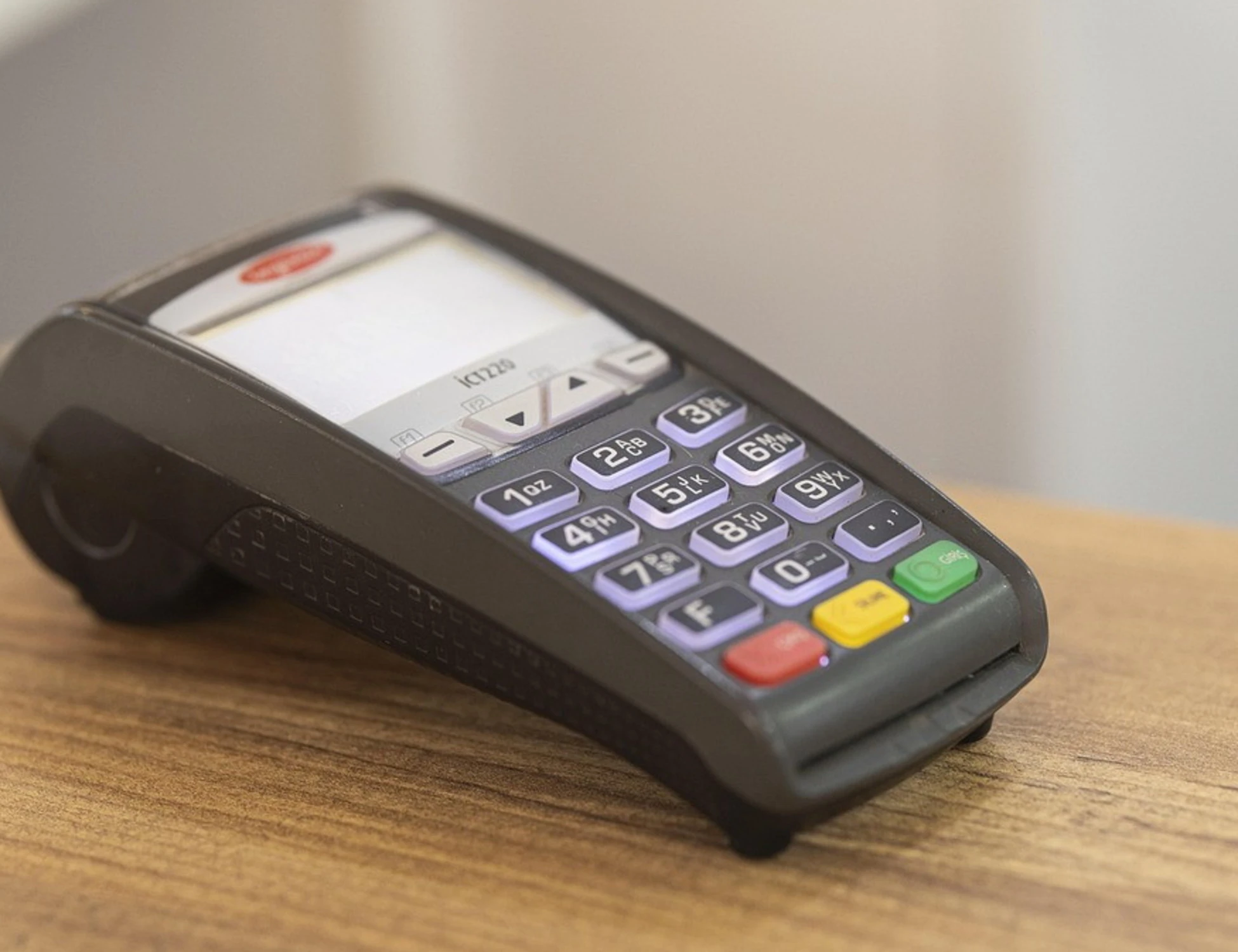 Scippo, come ti derubano col Pos: l'ultima frontiera