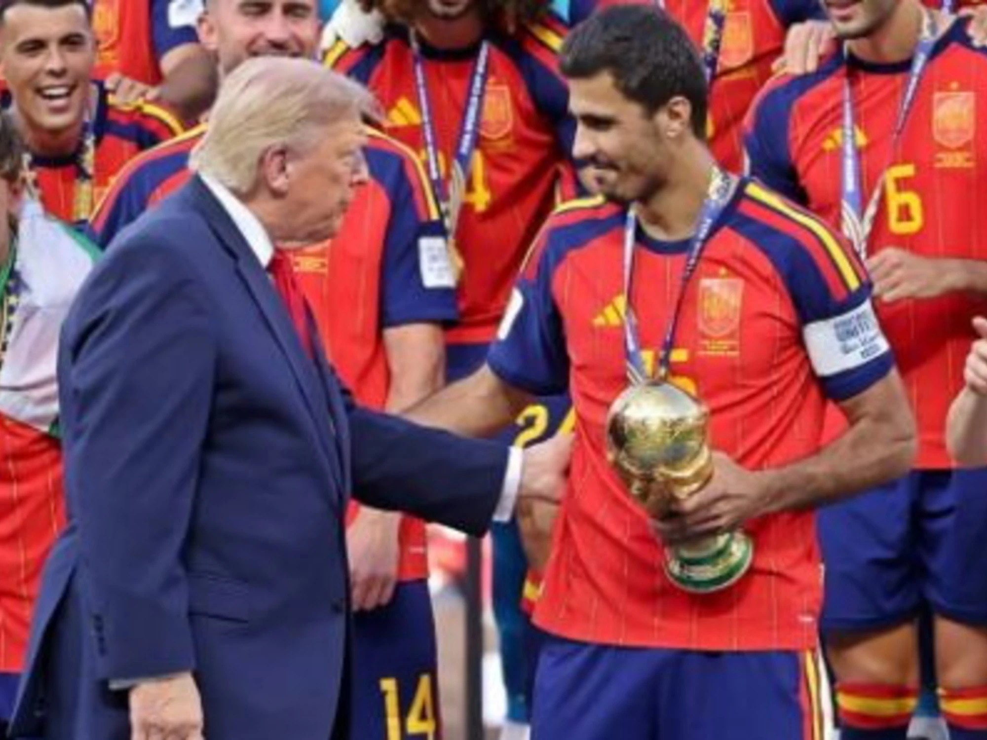 Spagna-Argentina, il gesto di Rodri per fregare Trump: scena mai vista alla premiazione di un mondiale
