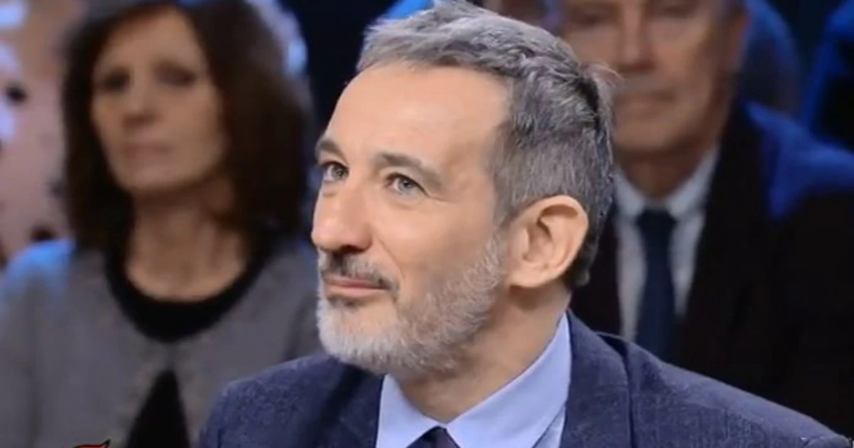 DiMartedì, Pietro Senaldi contro il governo: "È arrivato il momento di mappare gli spostamenti"