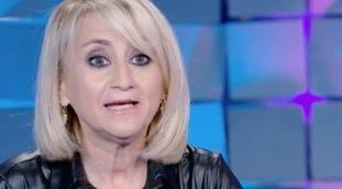 Verissimo, Luciana Littizzetto e una toccante confessione: "Tutto grazie a Maria De Filippi", come è diventata mamma