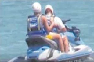 Matteo Salvini e il figlio sulla moto d&apos;acqua: leghista cacciato dal Viminale, il poliziotto rischia grosso
