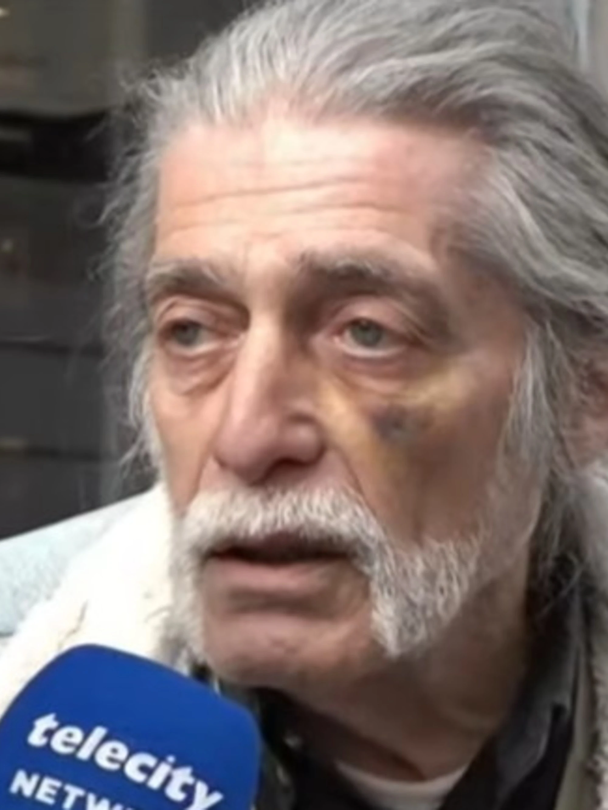 Alessandria, canta "Bella Ciao" al bar? Preso a testate