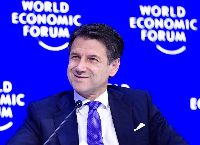 Giuseppe Conte la spara: il Pil salirà dell'1,5 per cento