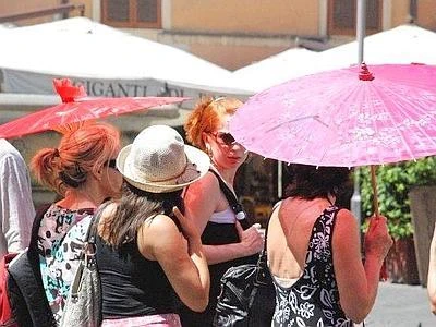 Ultime ore di caldo, stop a estate per una settimana: temporali al nord