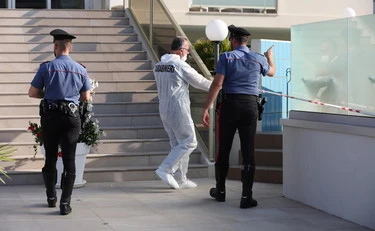 Milano Marittima, bimba annegata e morta in piscina: indagato il papà