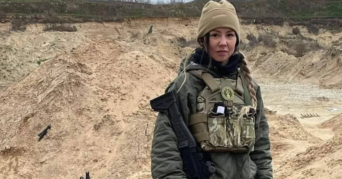 Sandra Ira, il ministro norvegese si arruola in Ucraina? Ma prima della mimetica... foto da bollino rosso
