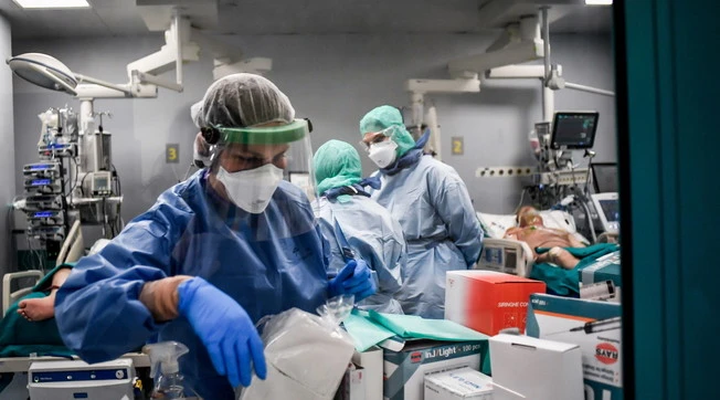 Coronavirus, l'Iss lancia l'allarme: "490 nuovi focolai, consapevoli di un peggioramento"