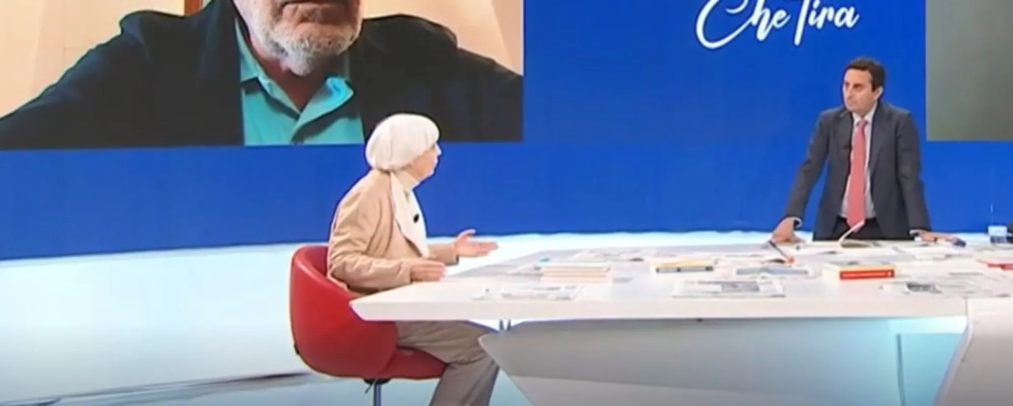 "Piacere un corno": Bompiani fuori controllo in diretta