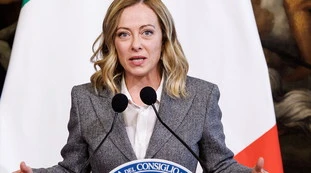 Lollobrigida su Meloni: "Ridicolo, è cresciuta sostanzialmente senza padre"