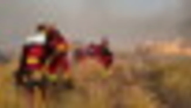 Andalusia, vigili del fuoco ancora al lavoro per spegnere l'incendio