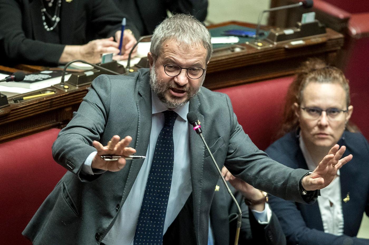 Claudio Borghi contro il Corriere della Sera: "Il retroscena? Una perdita di tempo. Rimango al Bilancio"