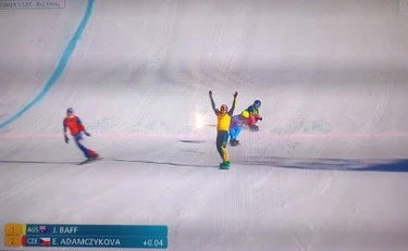 Milano-Cortina, Michela Moioli di bronzo nello snowboard cross: ospedale, rimonta e miracolo