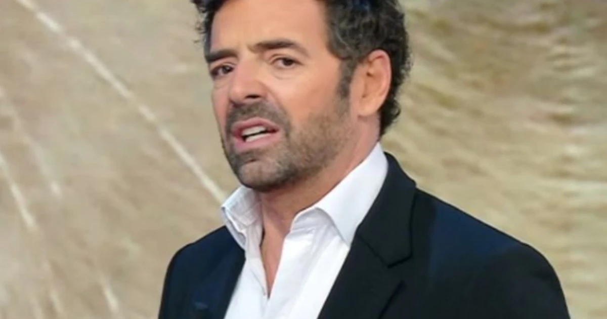 La vita in diretta, per un'ora sullo schermo... questa roba: che imbarazzo per Alberto Matano