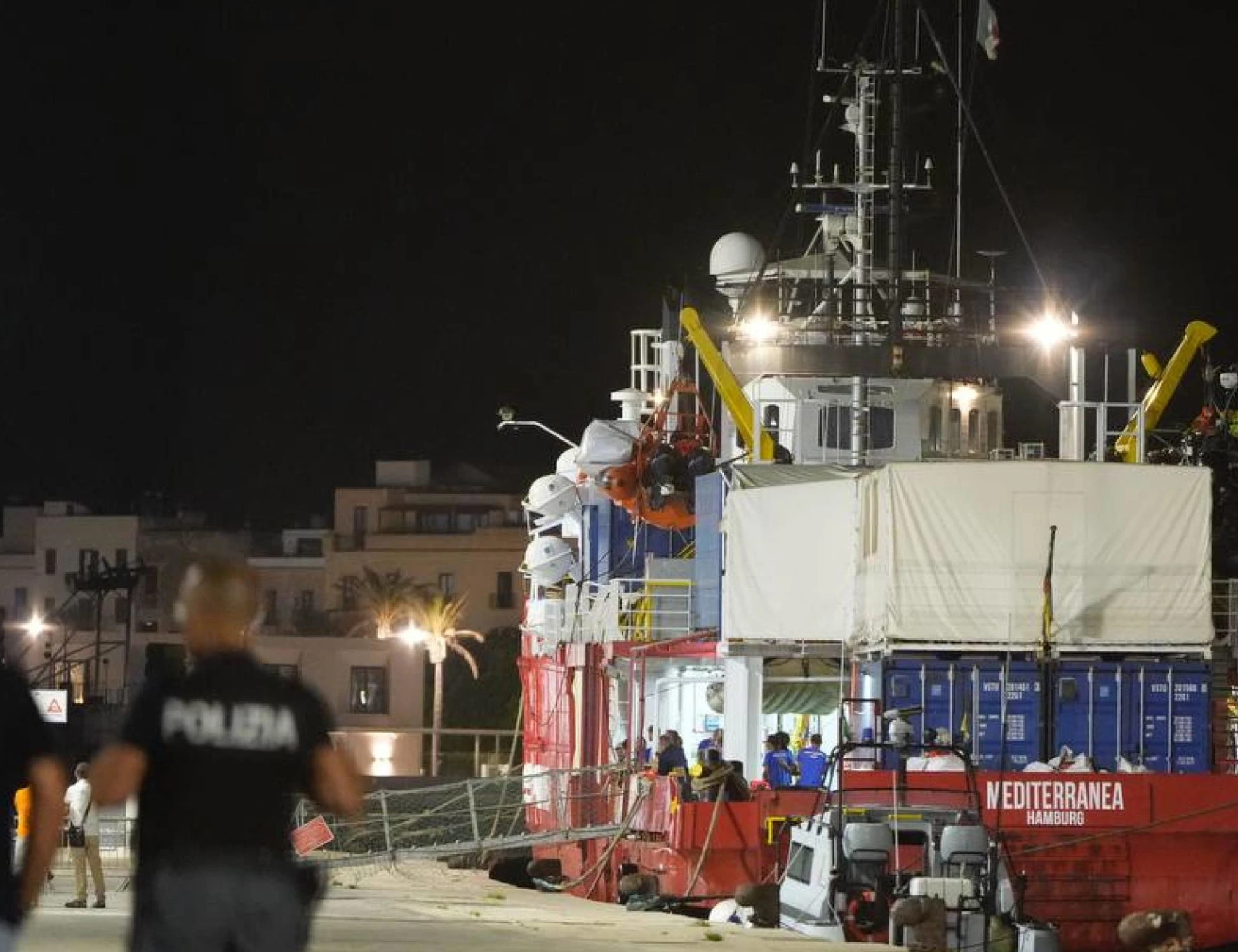 Mediterranea, la lezione di FdI: "Troverete una sola risposta"