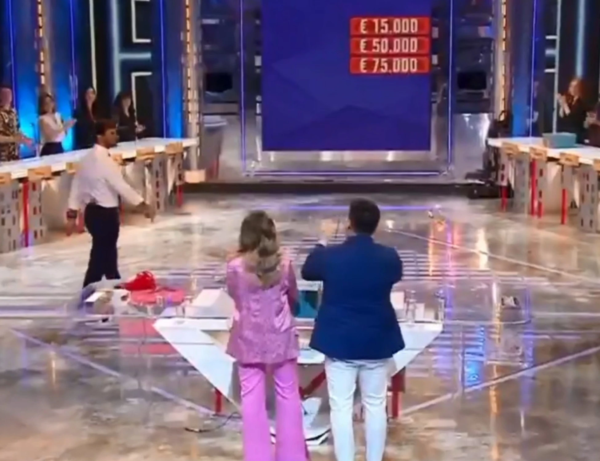 Affari Tuoi, "vogliono strafare": bufera su Anna