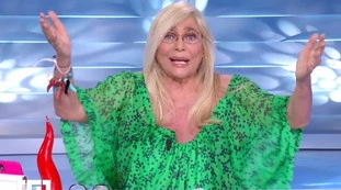 Domenica In, Mara Venier e il rimprovero: “Dove vai?”, l’ospite si alza e se ne va senza accorgersene