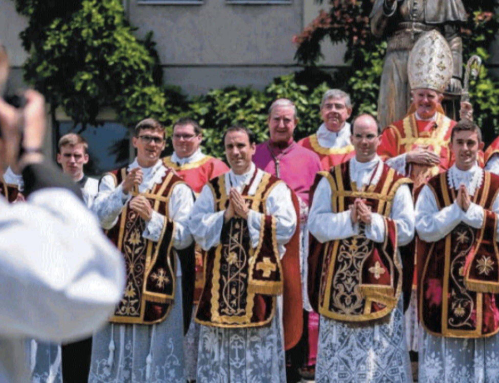 Rivolta contro la Chiesa accusata di modernismo