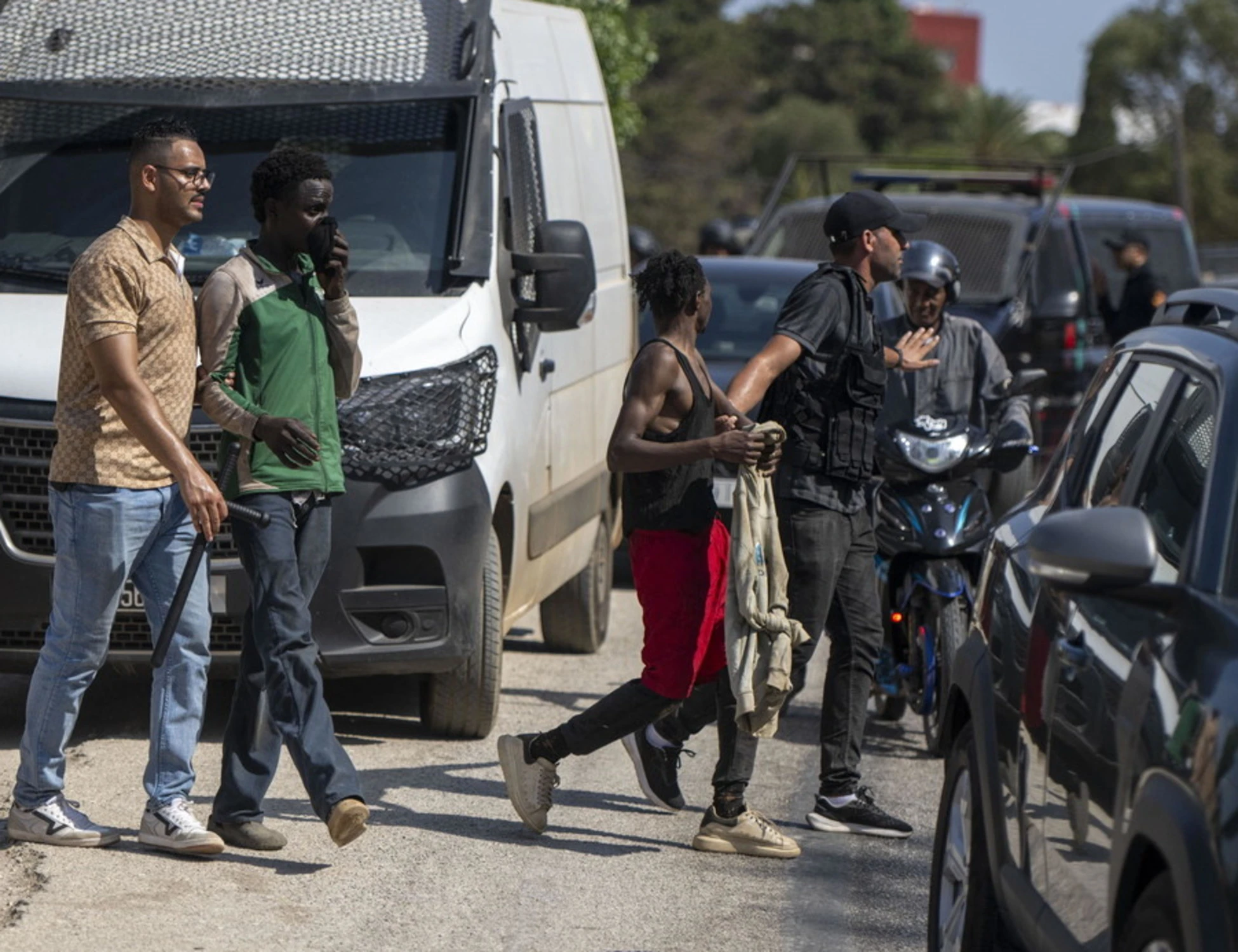 Ceuta e i migranti, "andiamo in tribunale": come può venire giù la Spagna