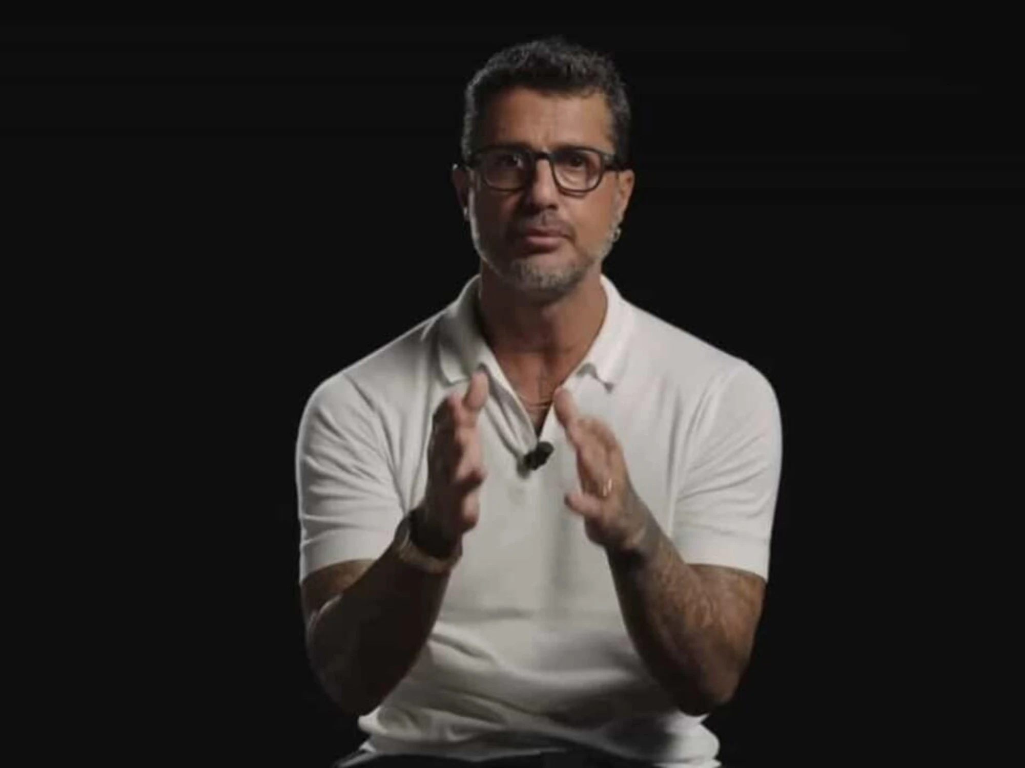 Fabrizio Corona, Mediaset reagisce contro Fabrizio Corona: "Falsità gravissime, ci tuteleremo in ogni sede"