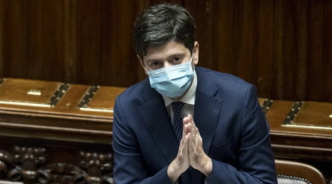 Covid, l'ordinanza di Speranza cambia colore alle regioni: chi vede "giallo", chi resta in prigione