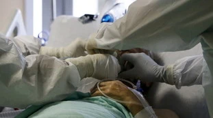 Coronavirus, bollettino 29 ottobre: record di contagi, 217 morti, schizzano i ricoveri. Mezza Italia in ginocchio