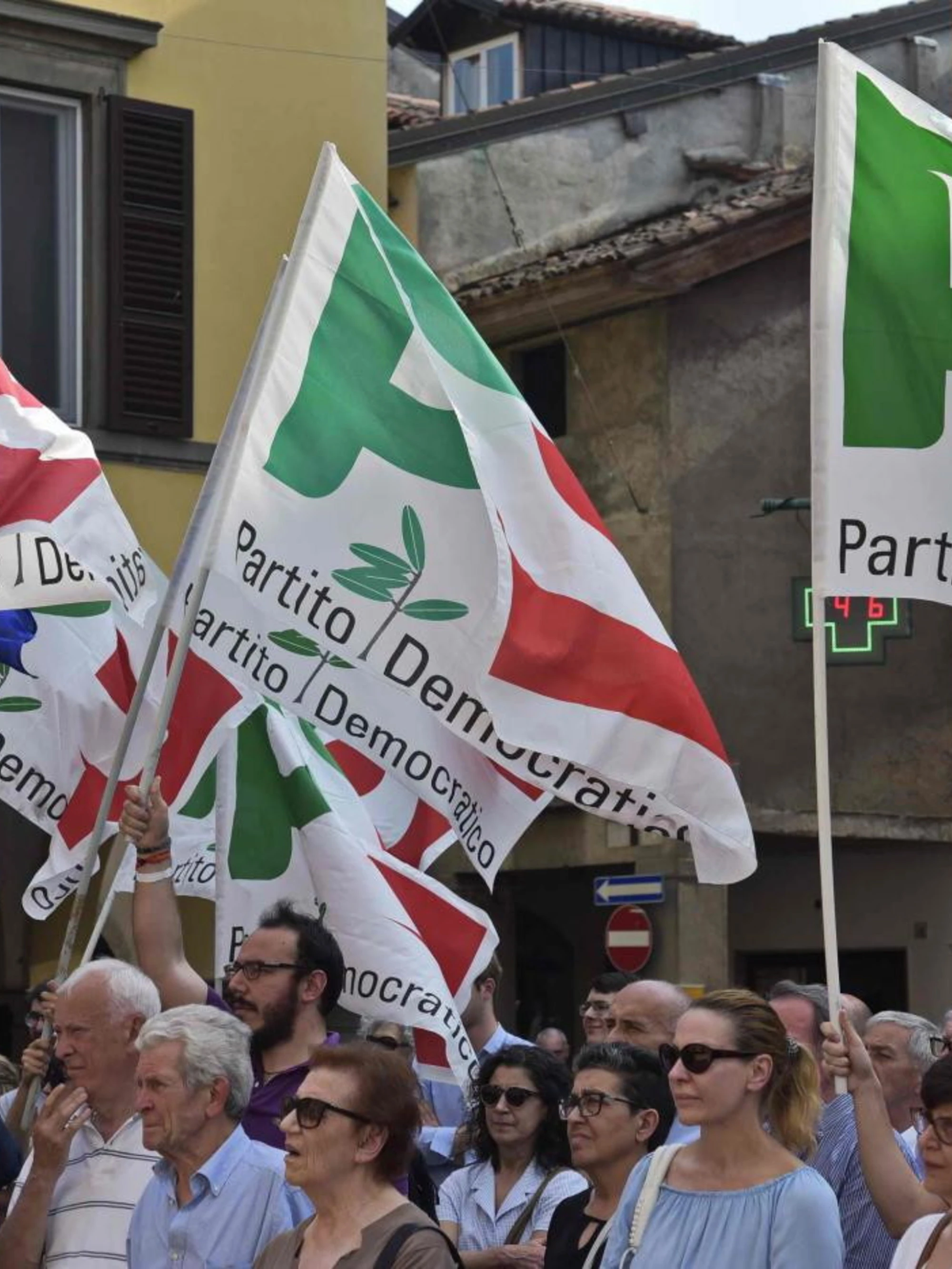 Manifestazione a Roma, i due nomi pesantissimi che danno buca a Michele Serra e Pd