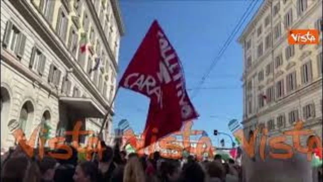 https://media.liberoquotidiano.it/LKW56xGJORxRirpZYRZuZp0hroxE5Ey_kCKpCXNDiqc/width:800/quality:90/aW1hZ2VzLzIwMjUvMTAvMDMvMTYwMzIzNTk1LTkzMDNjZjUwLTdhMGQtNGQ3NS1iMTI2LTZhNDM5MTBmMDY4Yy5qcGc.webp