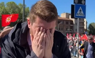 25 aprile, spray urticante contro il capo dei Radicali: "Abrasione della cornea, sinistra prenda le distanze"