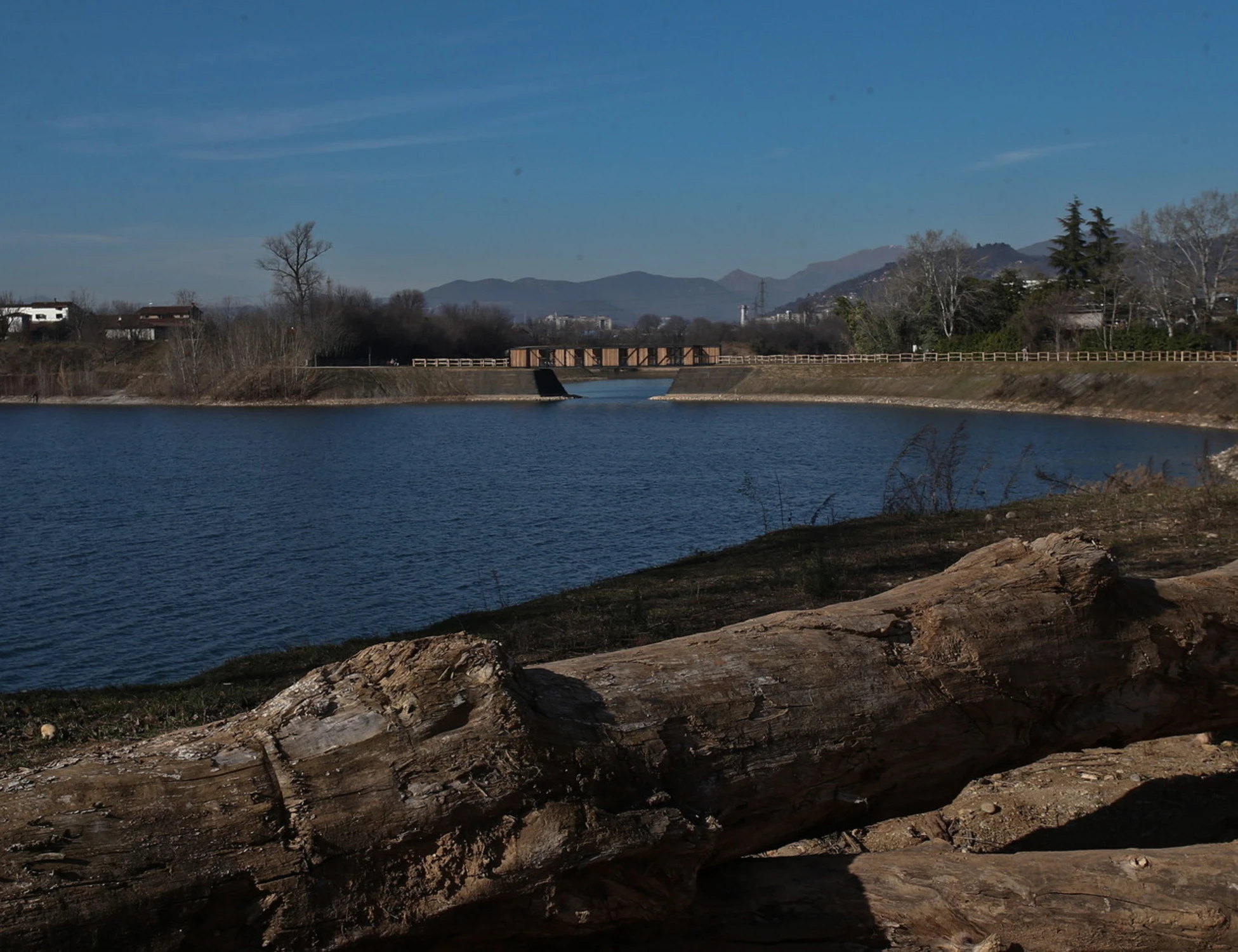 Lago Gerolotto, si tuffa e non riemerge: la tragica morte di un 15enne