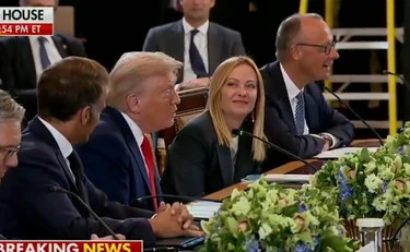 Meloni elogiata da Trump alla Casa Bianca. La premier: "Qualcosa è cambiato, la proposta è italiana"