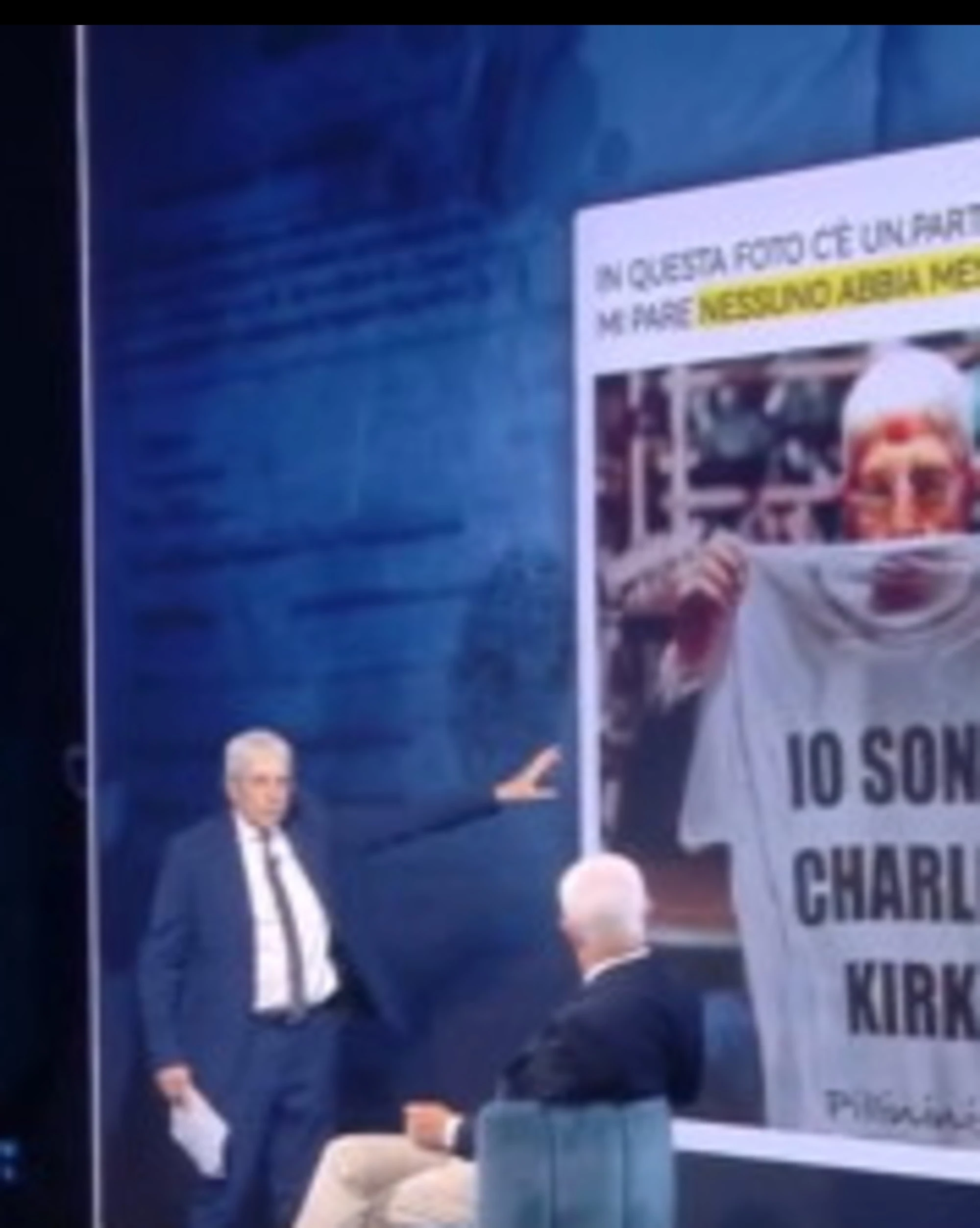 Fuori dal Coro, denuncia-choc di Mario Giordano: "Scrive sui giornali e vuole spararmi in testa"