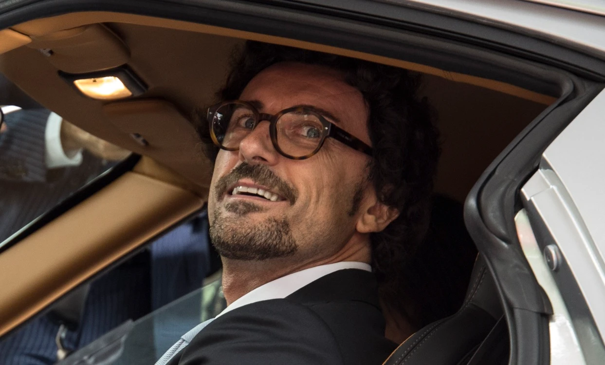 Danilo Toninelli, l'ennesima figuraccia: "L'Olanda faccia rientrare l'Ong". Ma l'Olanda non c'entra niente