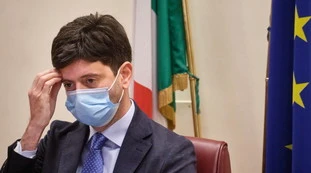 Dpcm, Lombardia, Piemonte e Calabria rifiutano la zona rossa. Roberto Speranza: "Surreale, basta polemiche"