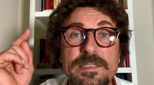 Danilo Toninelli, la sparata dopo il dpcm: "Nuove restrizioni? Colpa di Matteo Salvini"