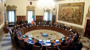 Carlo Calenda, l'annuncio: "Abuso d'ufficio? Votiamo col centrodestra"