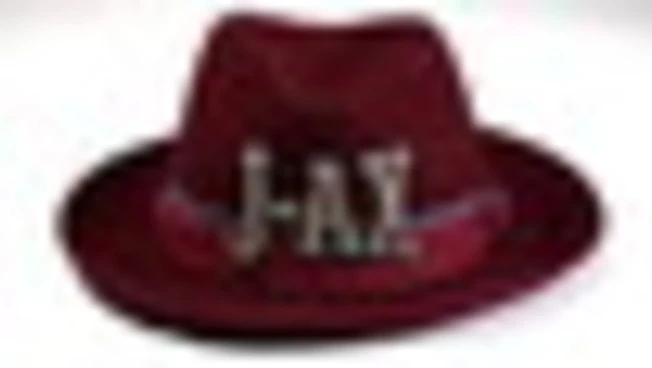 Sanremo, oggetti dei cantanti all'asta per aiutare le donne in Uganda