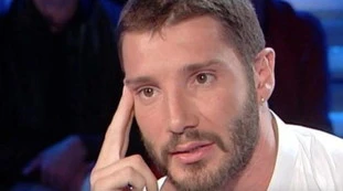 Belen Rodriguez, Stefano De Martino "sul mercato". "Lo voglio", corte spietata: clamorosa voce nei corridoi Rai