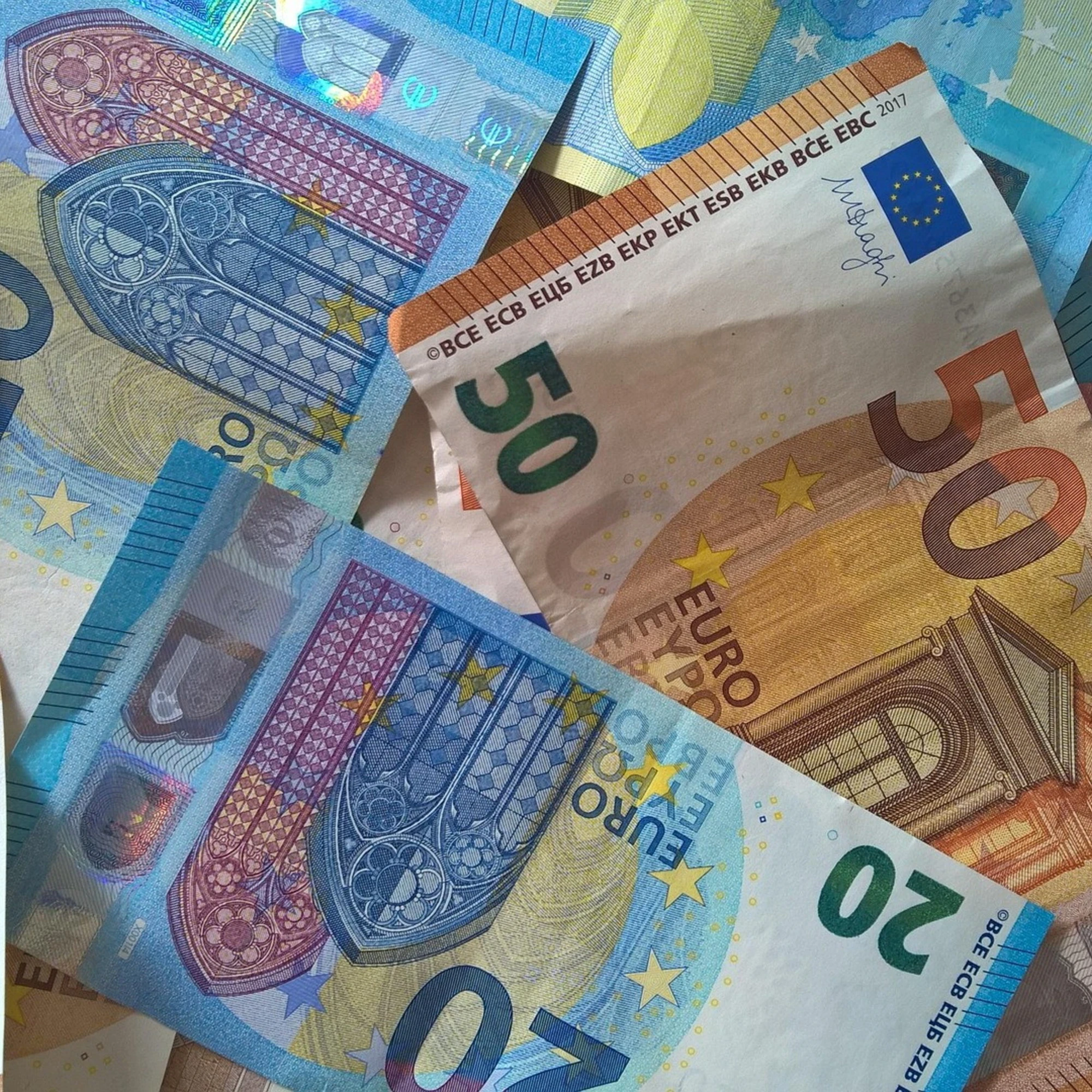 Consumi sopra il record del 2007 Italiani pazzi per hi-tech e cultura