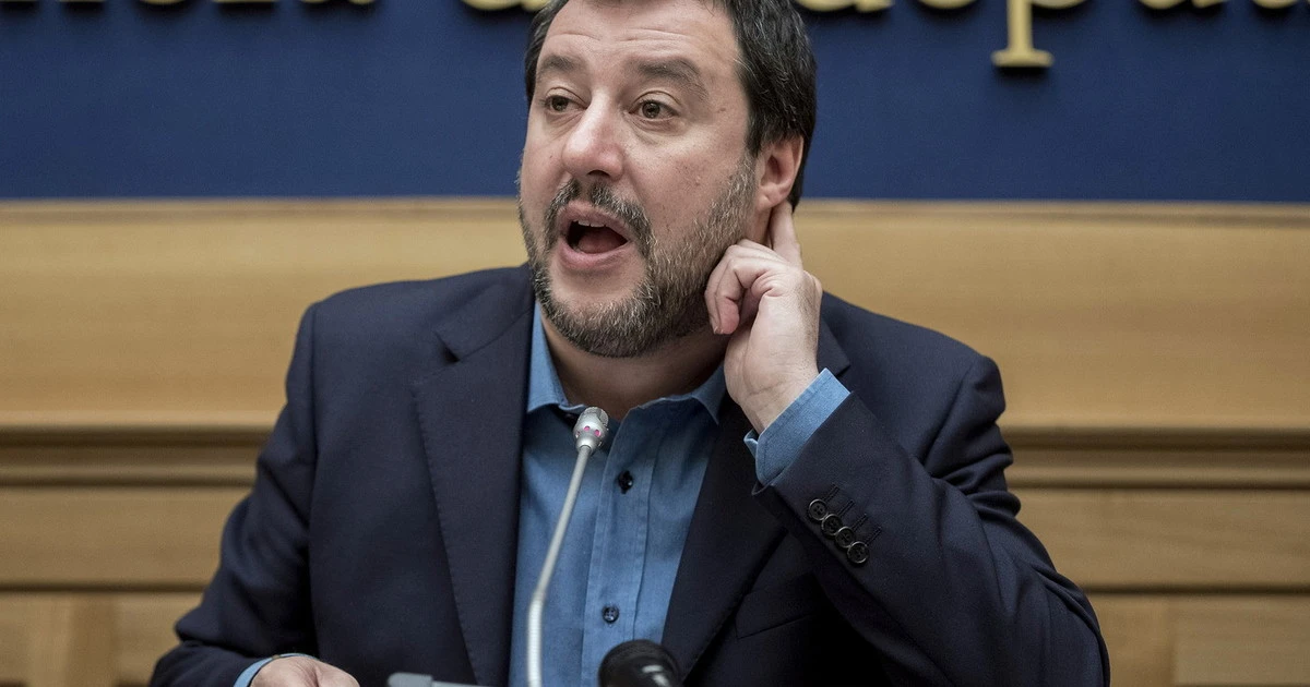 Matteo Salvini contro Giuseppe Conte: "Il mio incontro con lui? Che coincidenza, dopo l'intervento di Mattarella"