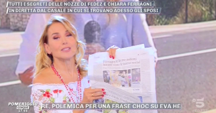 Chiara Ferragni chi? Bomba di Barbara D'Urso: "Chi si sposa, le nozze del millennio". Scoop a Domenica Live