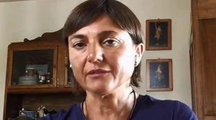 Immigrazione, Debora Serracchiani in difesa della Lamorgese: "Grazie alle sue visite a Tunisi ci sono meno arrivi"