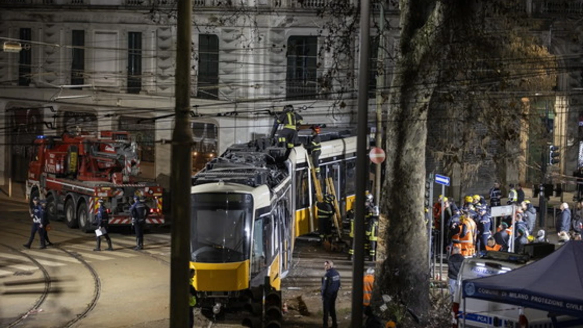 Tram deragliato a Milano, il blackout della telecamera a bordo: cosa è successo davvero?