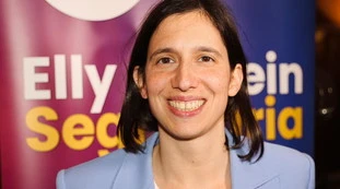 Elly Schlein, chi è la sua compagna: "Vivono insieme, si chiama Paola. E..."
