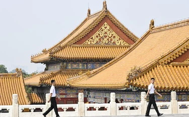 La Cina della crisi fra Checchi Zaloni e ponteggi in bambù