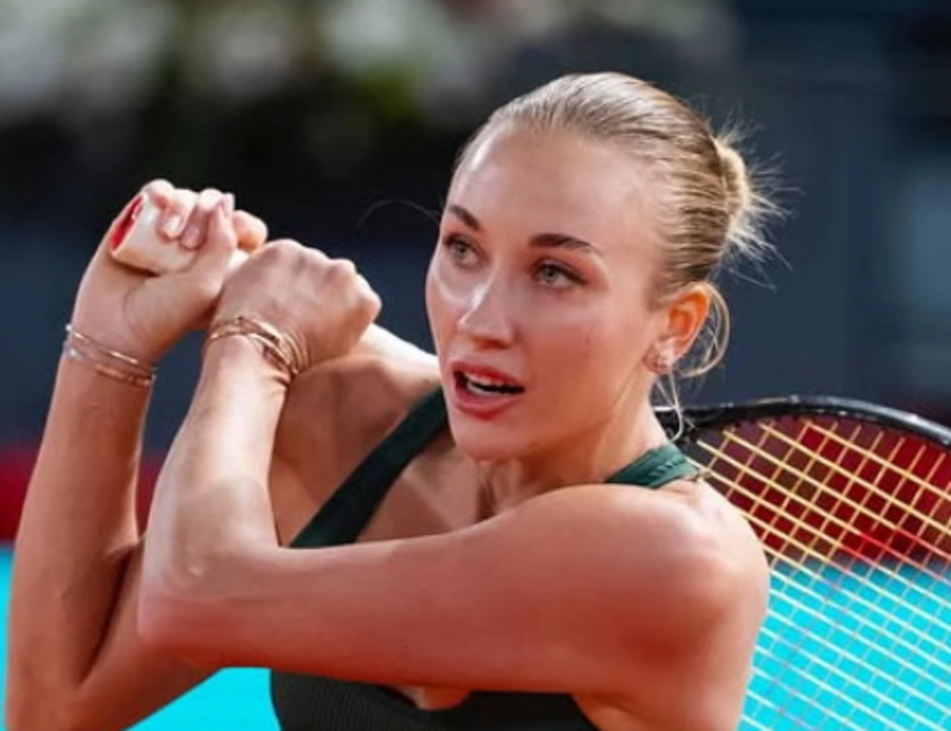 Anastasia Potapova sbotta con la hostess: "Mai accaduto prima", cosa è successo in volo