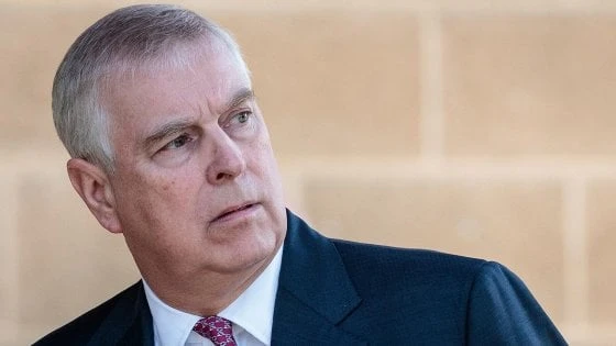 Principe Andrea, epocale decisione della Corona: si ritira a vita privata dopo le frasi su pedofilia e sesso