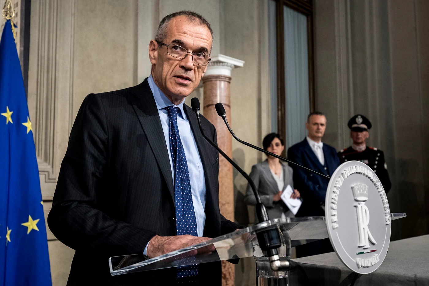 Carlo Cottarelli a Senaldi: "La manovra giallo-rossa non curerà nessuna delle sette piaghe dell'Italia"