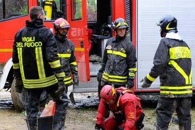 Siracusa, piccolo aereo precipita e prende fuoco: due morti
