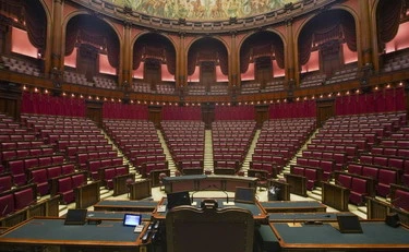 Imprevisto a luci rosse alla Camera: sullo schermo il programma "Alta Infedeltà"