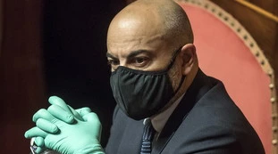 Gianluigi Paragone sull'assalto al Campidoglio: "Fatto troppo tardi, le multinazionali hanno già svuotato tutto"